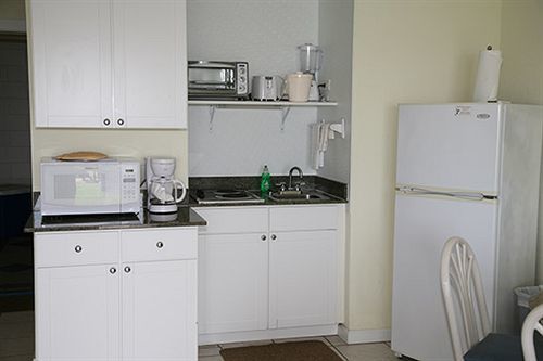 אורמונד ביץ Traders Inn Beach Club מראה חיצוני תמונה